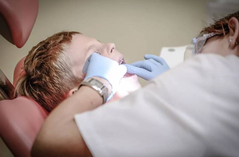 Dentiste pour implants dentaires Vitrolles